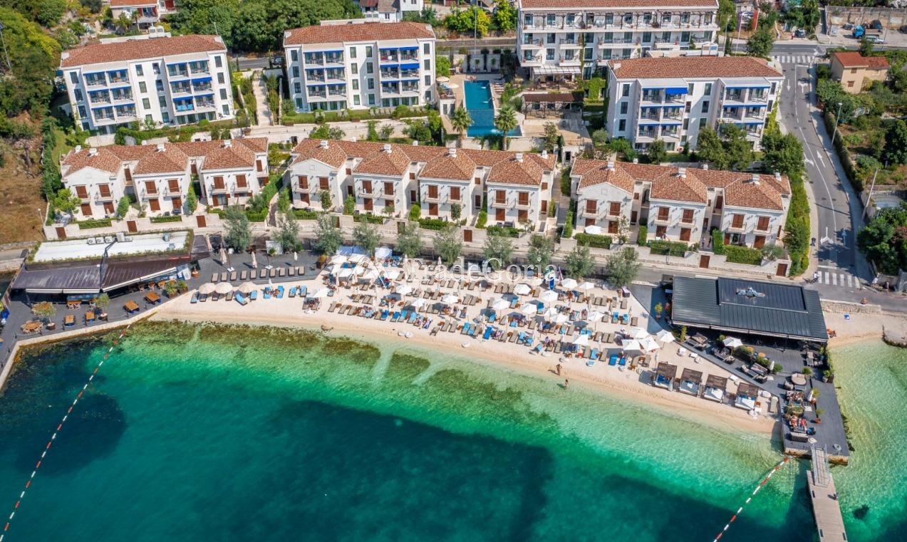 Kotor, Dobrota - Meerblickvillen auf exklusivem Resort für 1.700.000 Euro