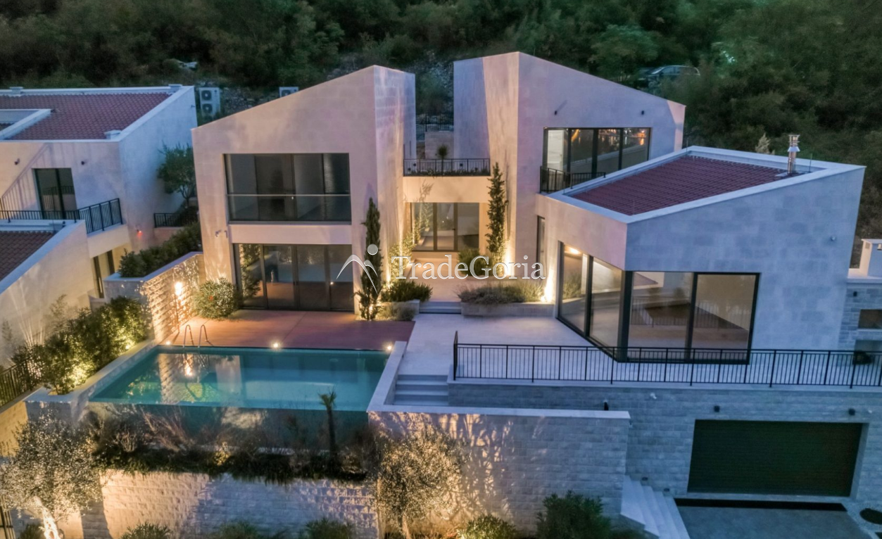 Kotor, Prchan - Luxuriöse Villa mit Pool und Panoramablick auf die Bucht