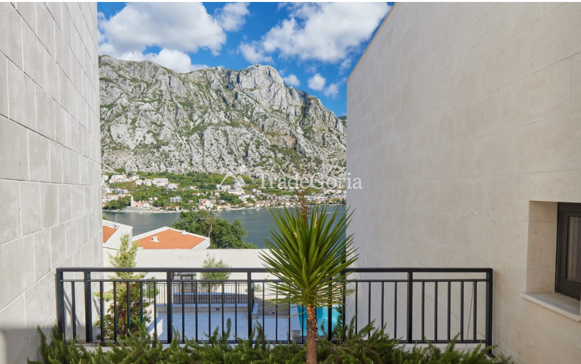 Kotor, Prchan - Luxuriöse Villa mit Pool und Panoramablick auf die Bucht