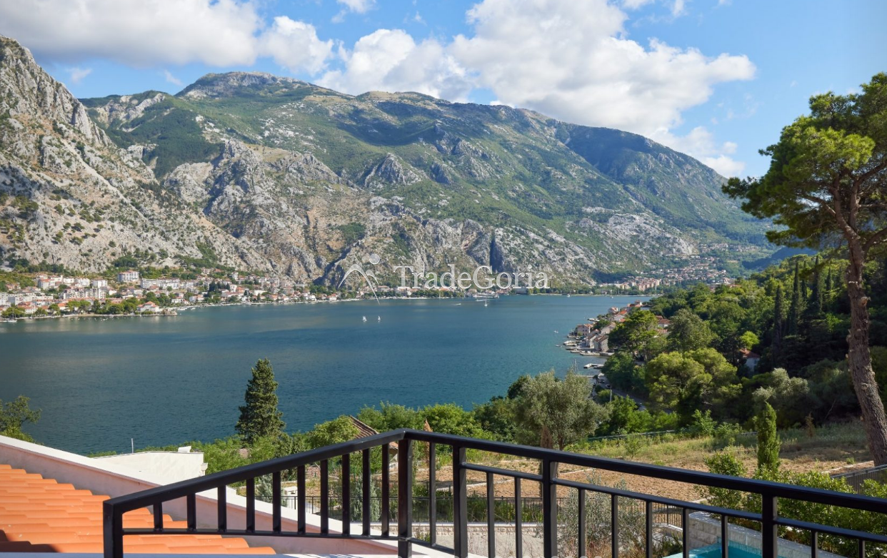 Kotor, Prchan - Luxuriöse Villa mit Pool und Panoramablick auf die Bucht