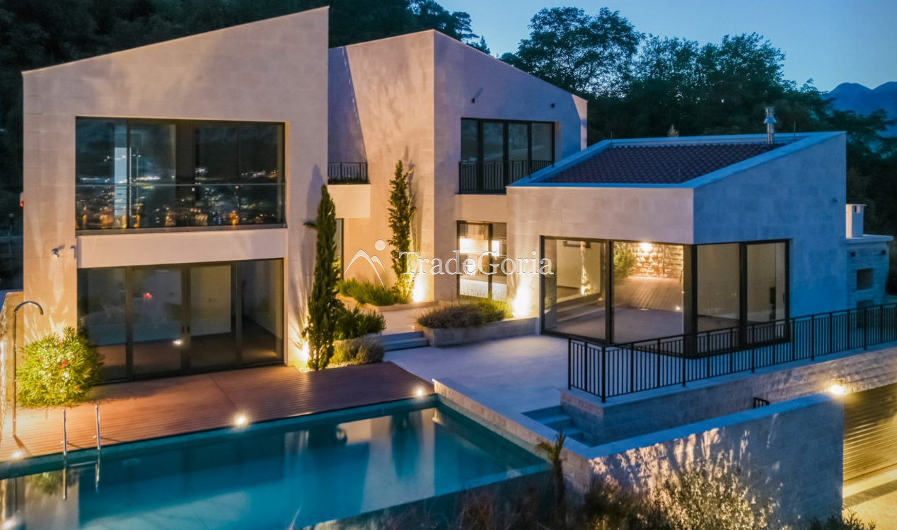 Kotor, Prchan - Luxuriöse Villa mit Pool und Panoramablick auf die Bucht