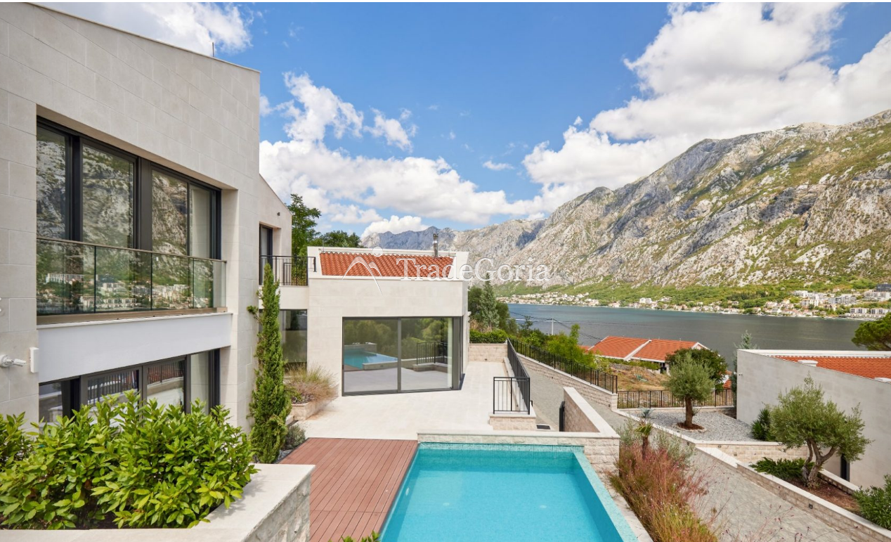 Kotor, Prchan - Luxuriöse Villa mit Pool und Panoramablick auf die Bucht