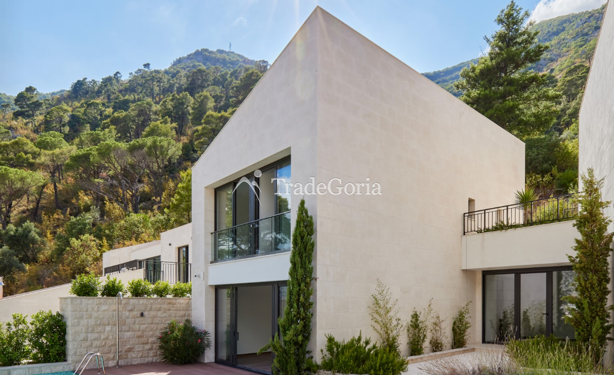 Kotor, Prchan - Luxuriöse Villa mit Pool und Panoramablick auf die Bucht