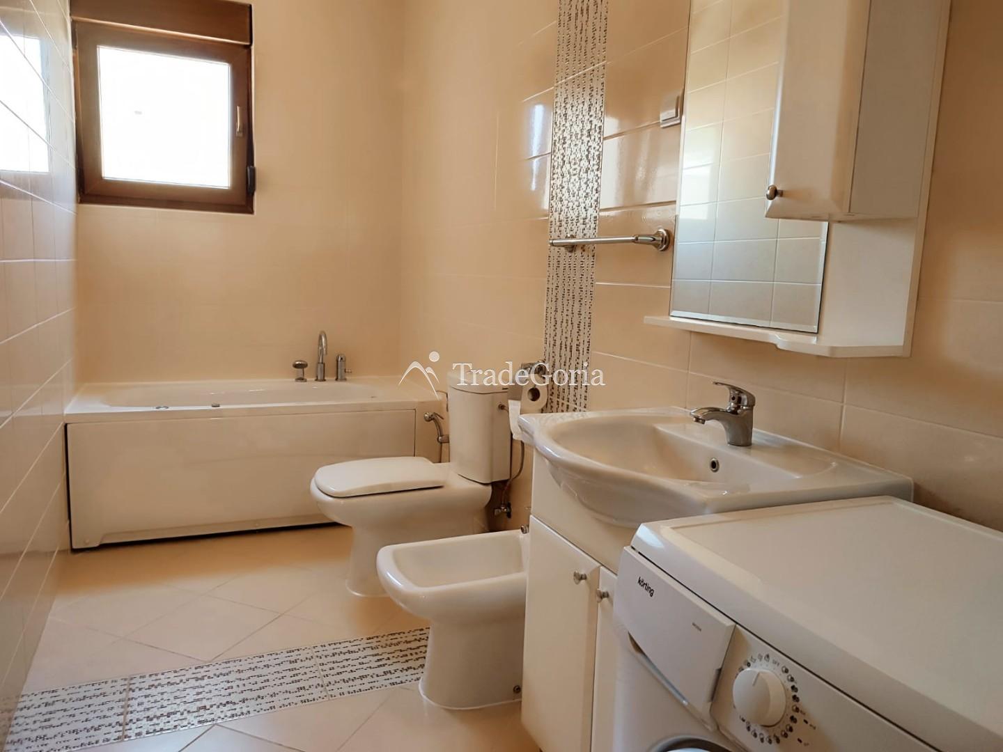 Apartment 102 m2 + Stellplatz in Garage in Dobrye Vody