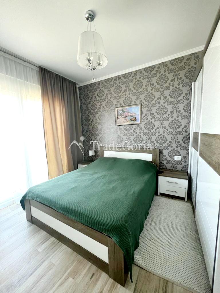 Квартира 86м2, с 2 спальнями , в комплексе с бассейном на первой линии моря, Добра Вода.