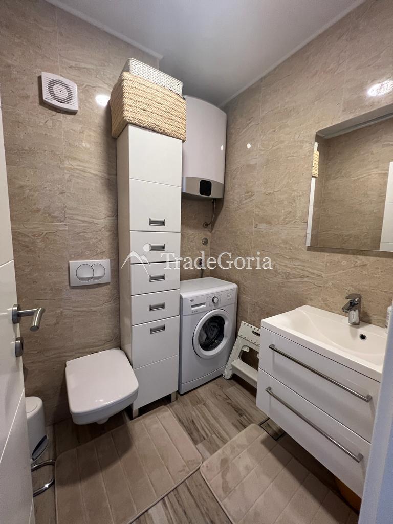 Квартира 86м2, с 2 спальнями , в комплексе с бассейном на первой линии моря, Добра Вода.