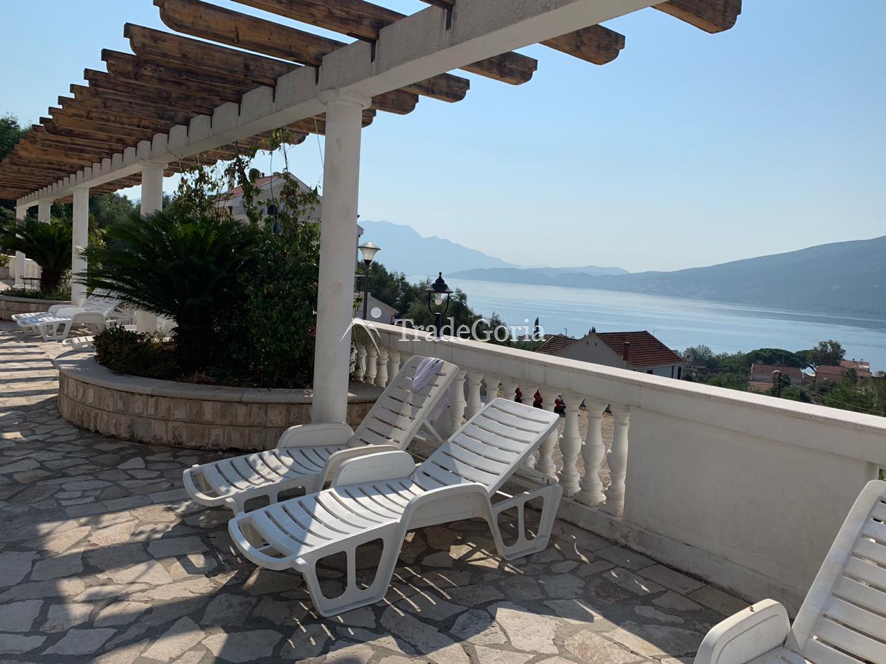 Apartment 87 m2 in Đenovići - 250000 euros