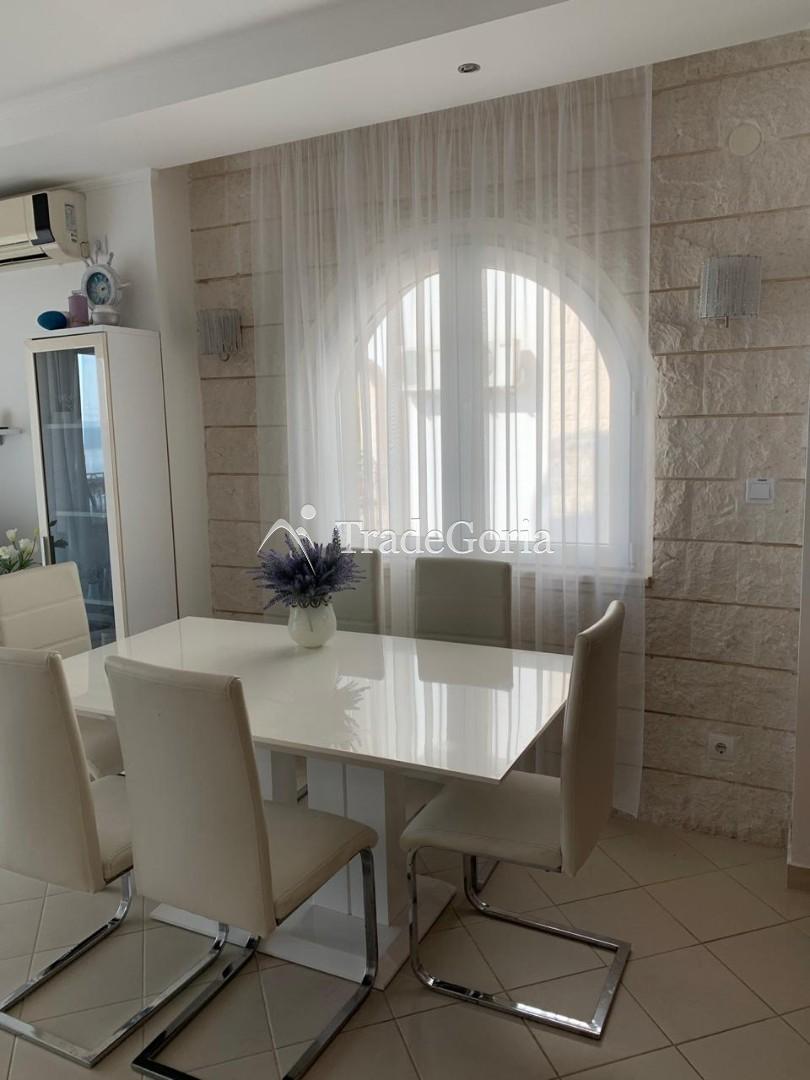 Apartment 87 m2 in Đenovići - 250000 euros