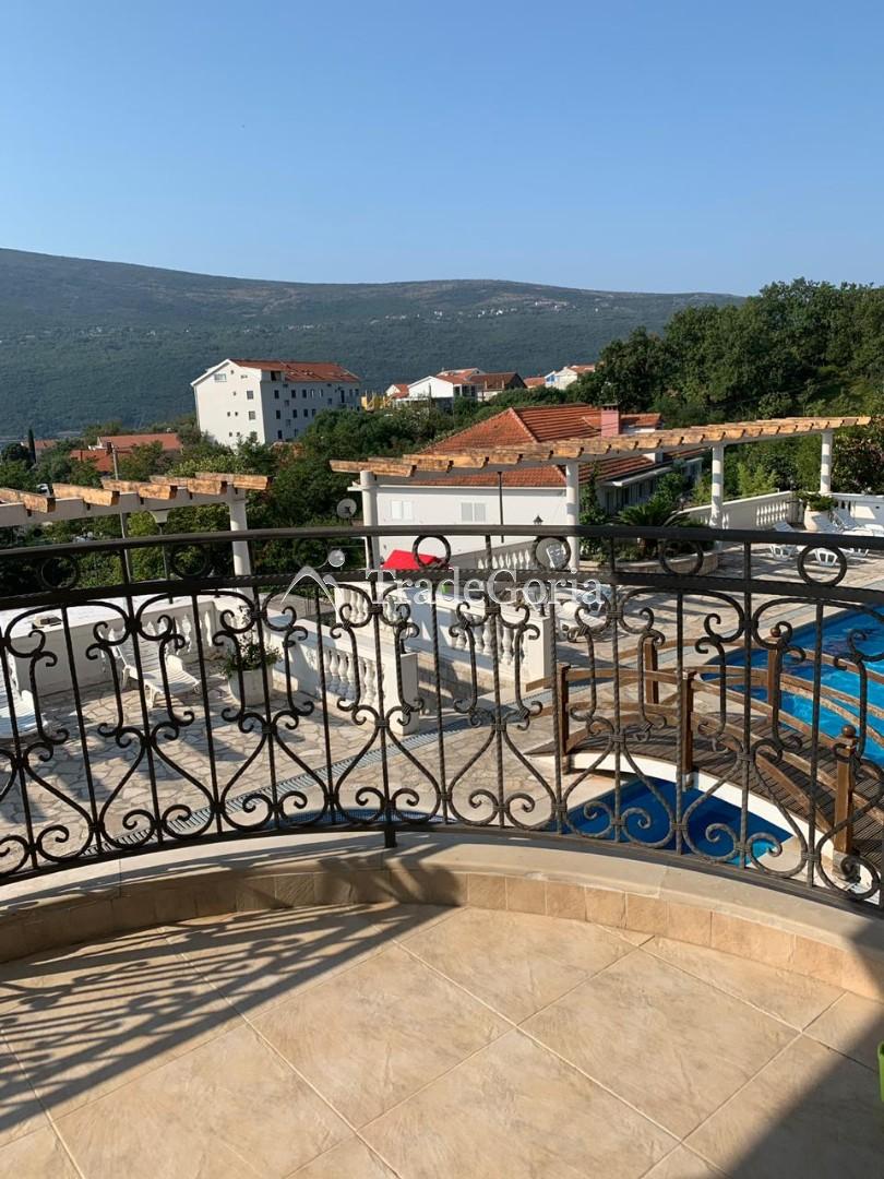 Apartment 87 m2 in Đenovići - 250000 euros