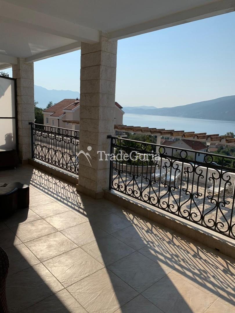 Apartment 87 m2 in Đenovići - 250000 euros
