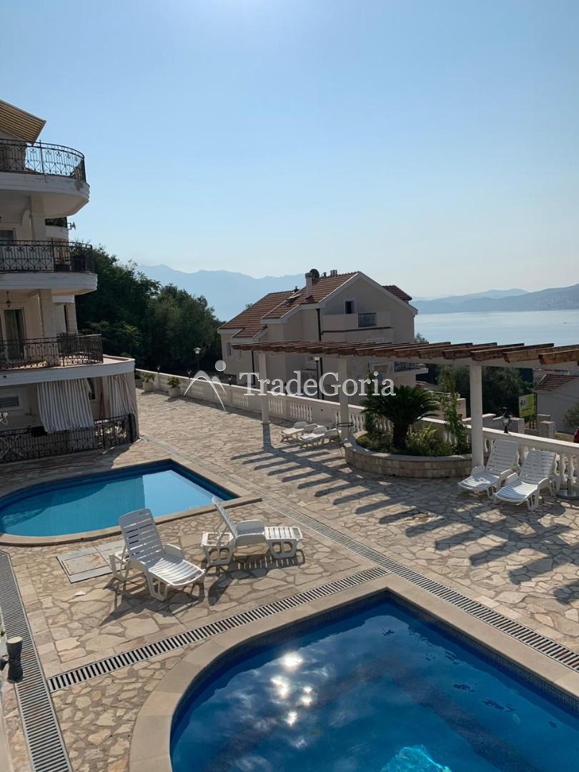 Apartment 87 m2 in Đenovići - 250000 euros