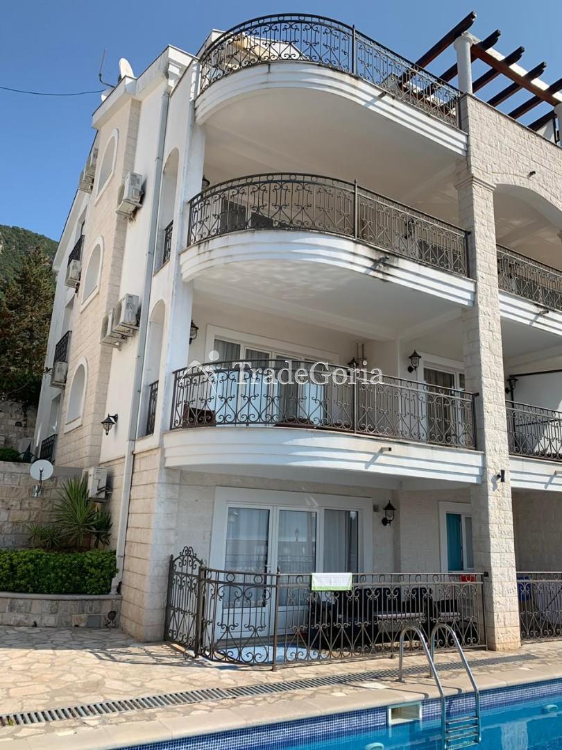 Apartment 87 m2 in Đenovići - 250000 euros