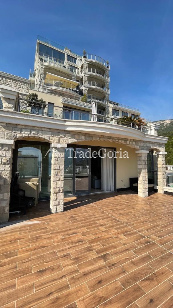 Duplex Apartment in Becici with Sea View