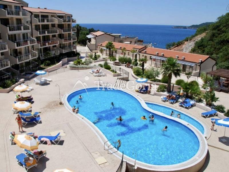 Apartment with 1 Bedroom in a Complex with Pool in Przno
