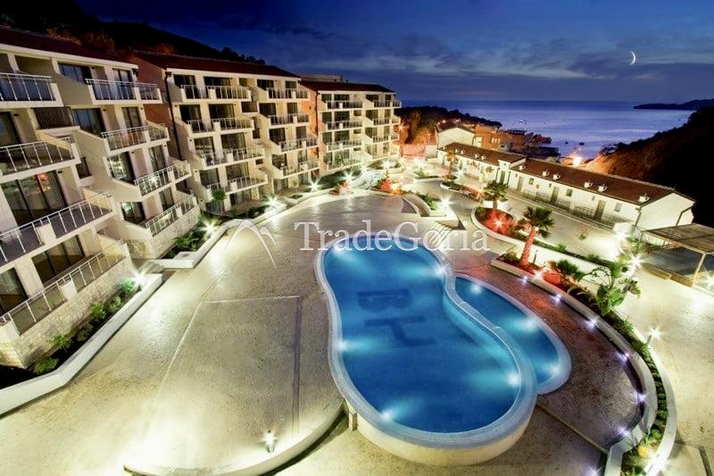 Apartment with 1 Bedroom in a Complex with Pool in Przno