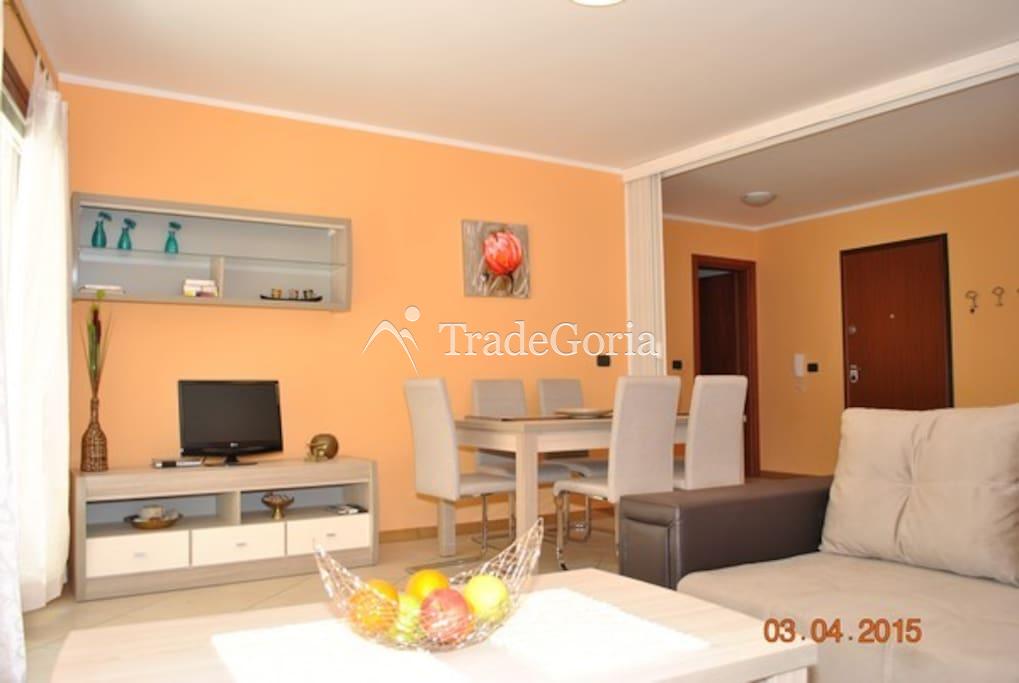 Apartment mit 1 Schlafzimmer in Rafailovici in erster Reihe