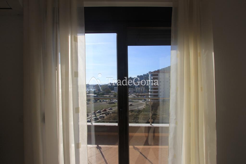 Apartment with 1 bedroom in Cafe City building in Budva