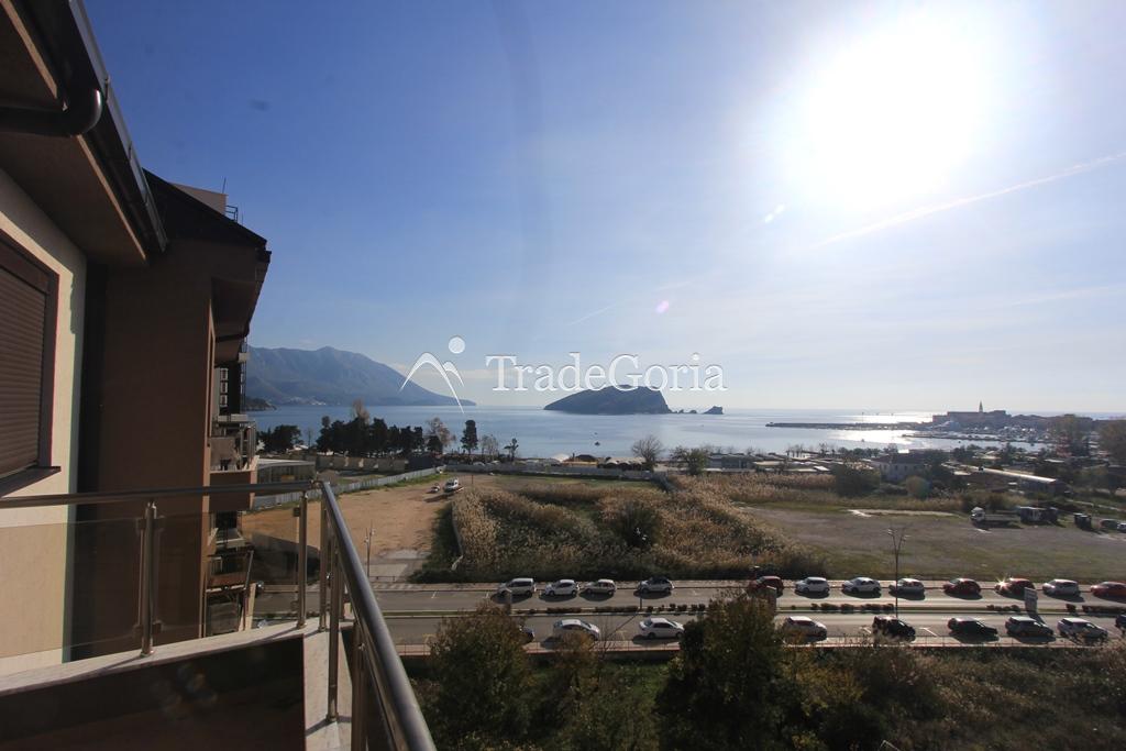 Apartment with 1 bedroom in Cafe City building in Budva