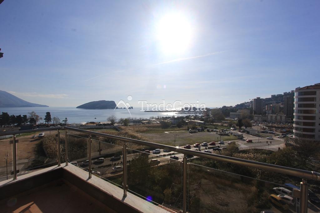 Apartment with 1 bedroom in Cafe City building in Budva