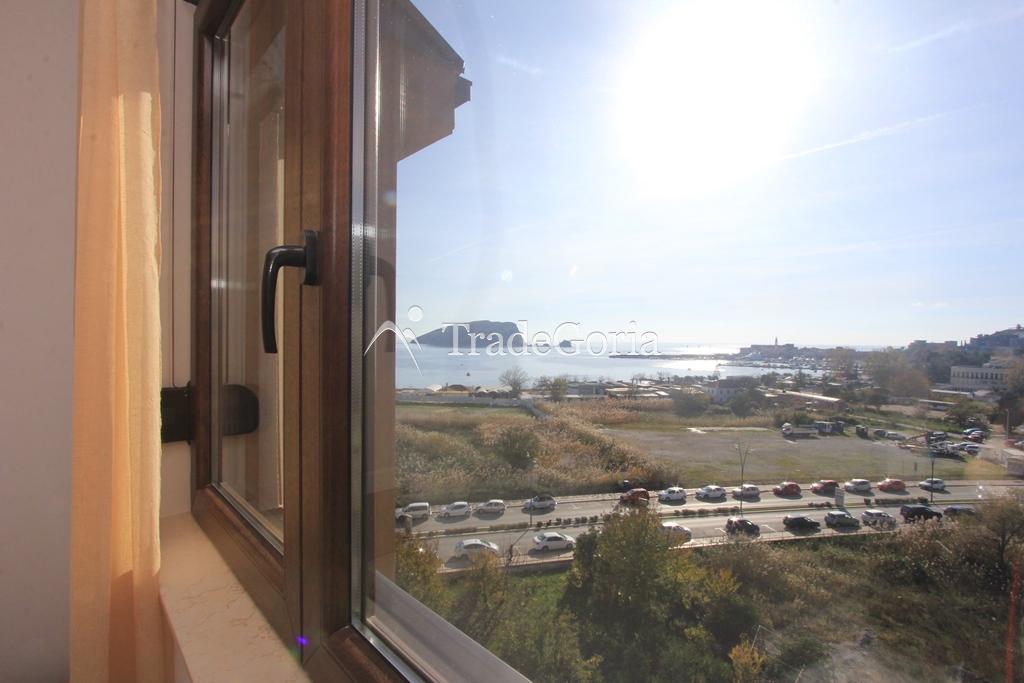 Apartment with 1 bedroom in Cafe City building in Budva