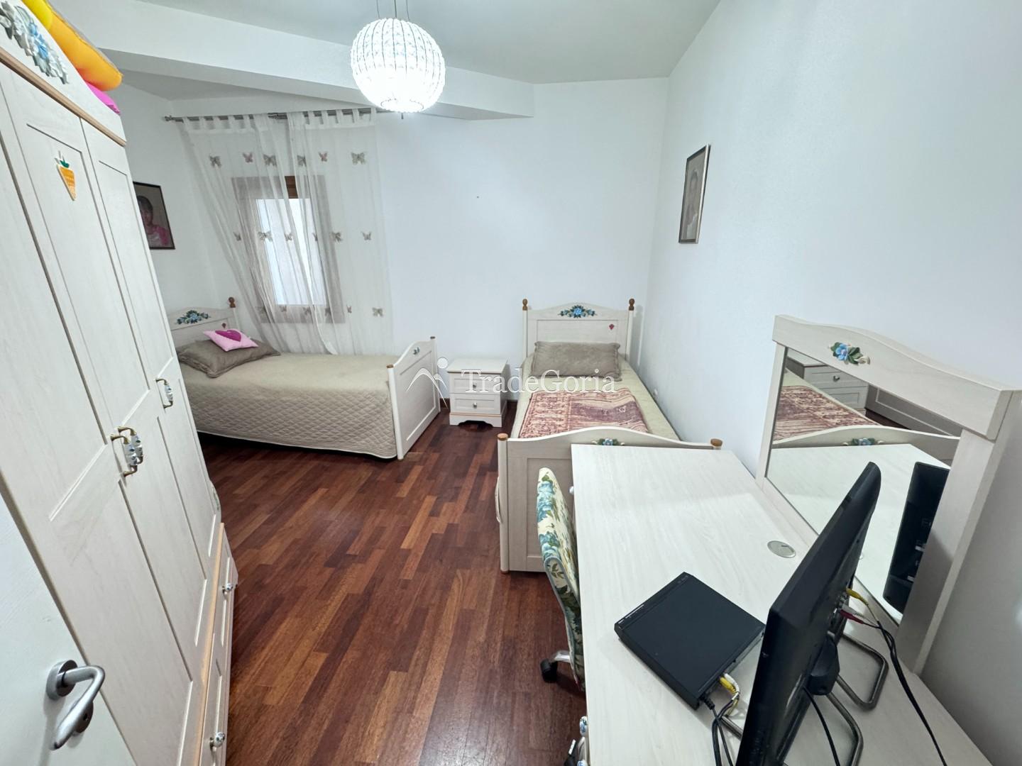 Stan sa 2 spavaće sobe i panoramskim pogledom na more u Rafailovićima, prva linija