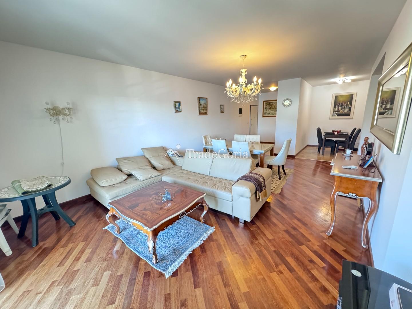 Stan sa 2 spavaće sobe i panoramskim pogledom na more u Rafailovićima, prva linija