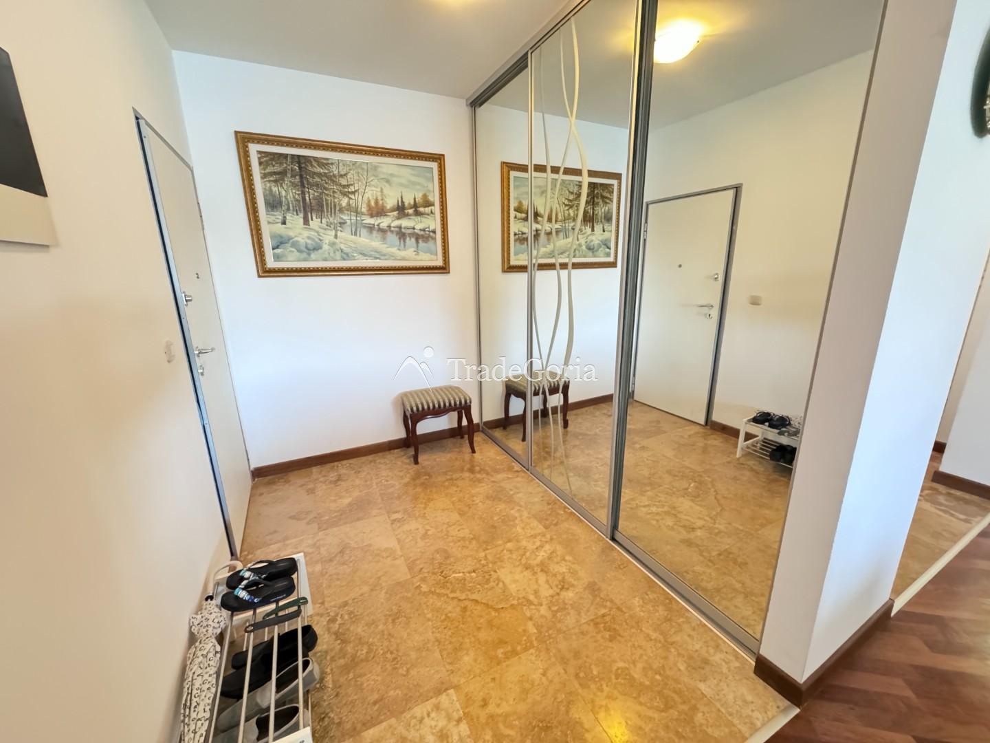 Stan sa 2 spavaće sobe i panoramskim pogledom na more u Rafailovićima, prva linija