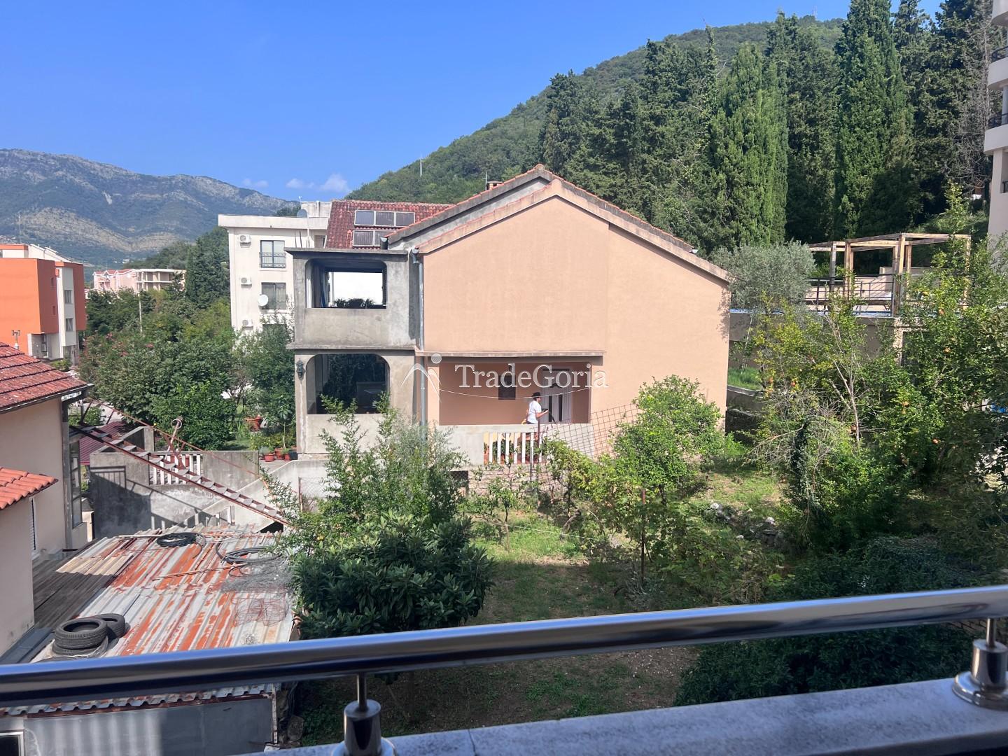 Apartment with 2 bedrooms and sea views in Donja Lastva