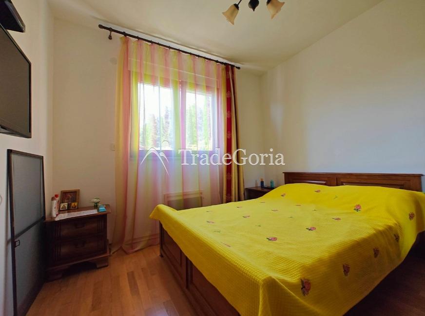 Apartment with 2 bedrooms and sea views in Donja Lastva