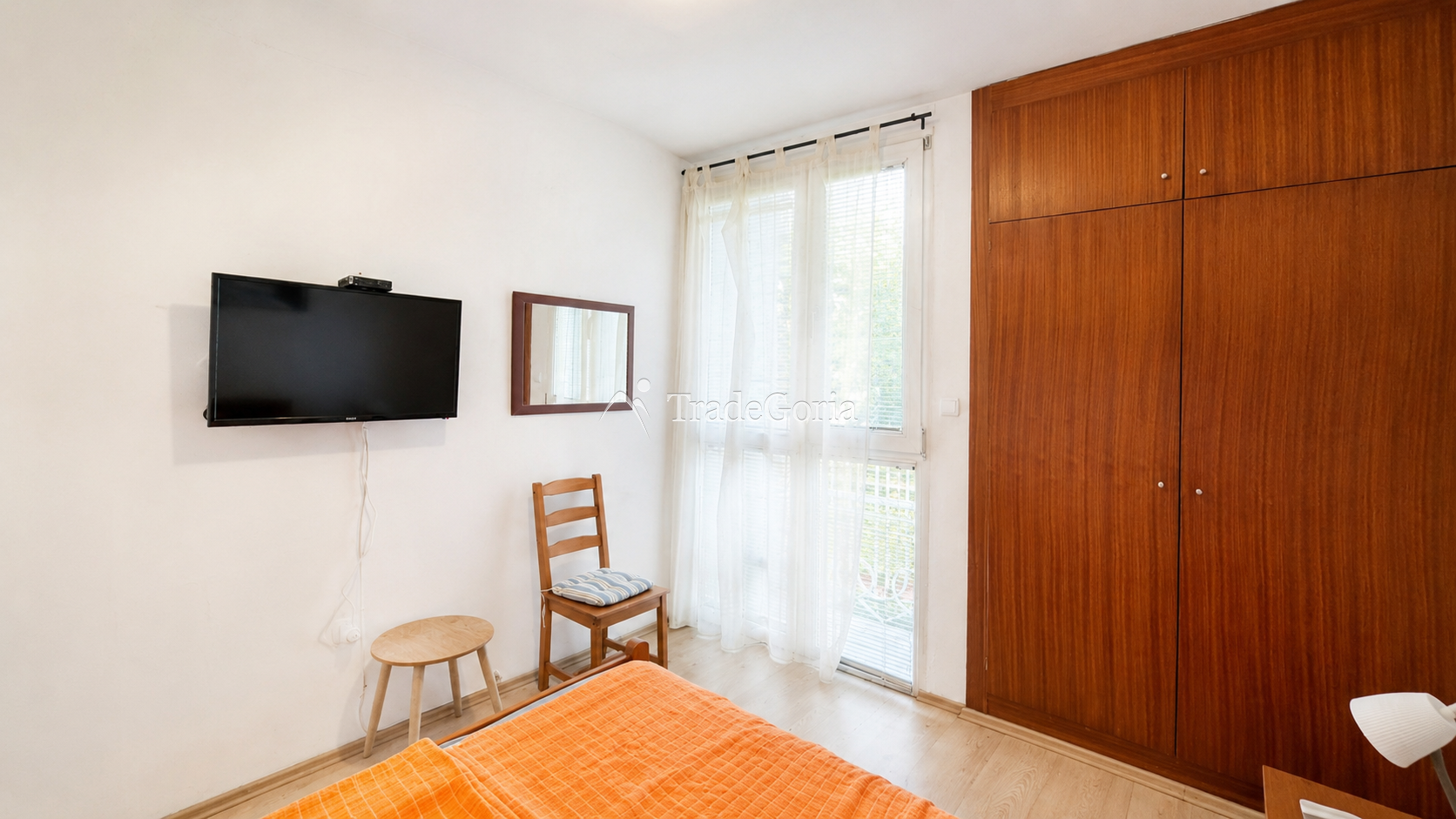 Apartment with Large Terrace in Bar Center