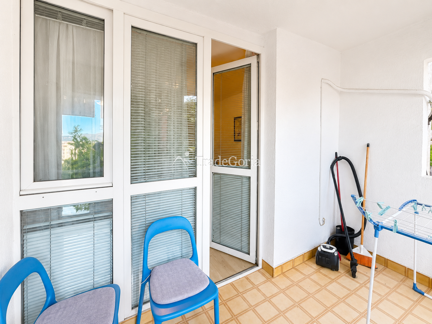 Apartment with Large Terrace in Bar Center
