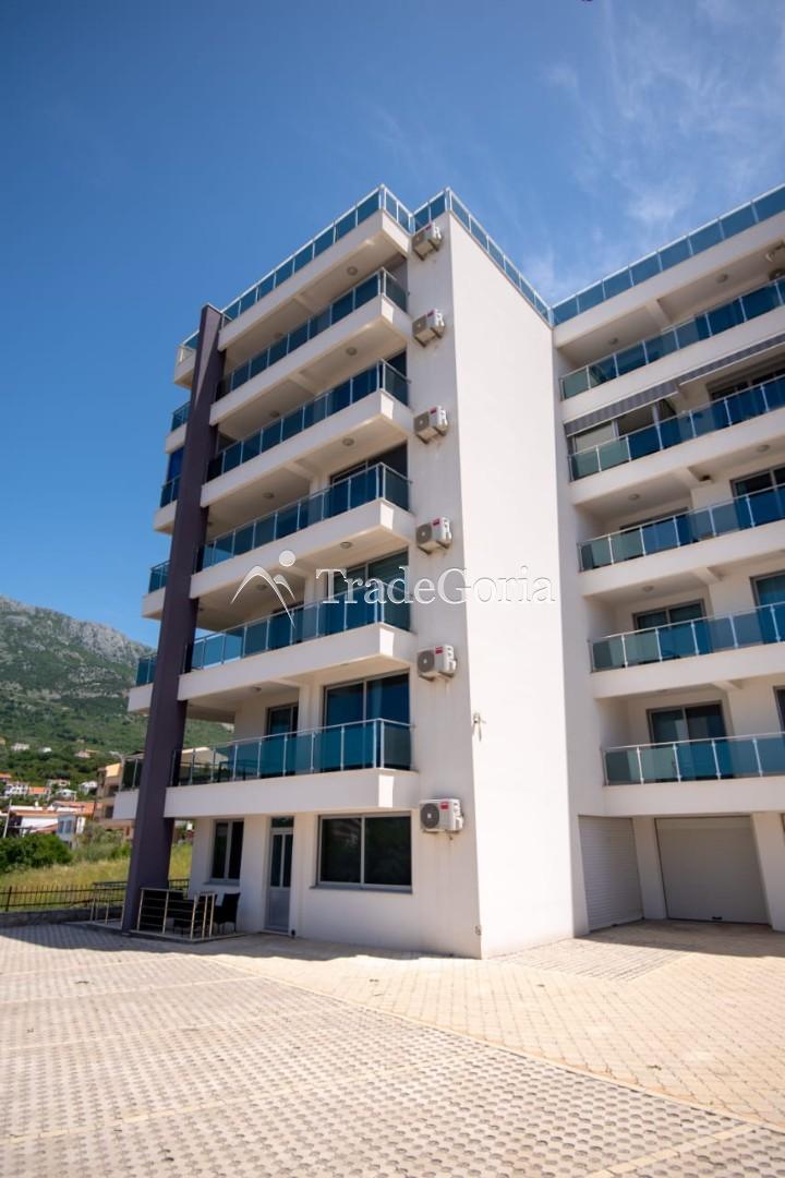 Stan sa dve spavaće sobe blizu mora u Dobra Vodi - 110.000 evra