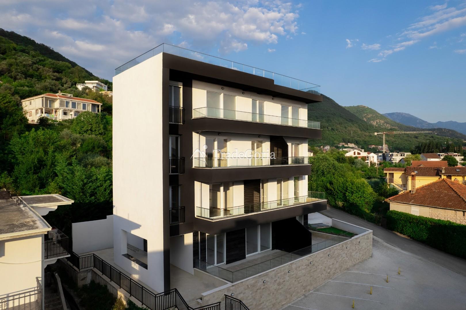 One-bedroom apartment with parking in a club house in Tivat - 163,400 euros