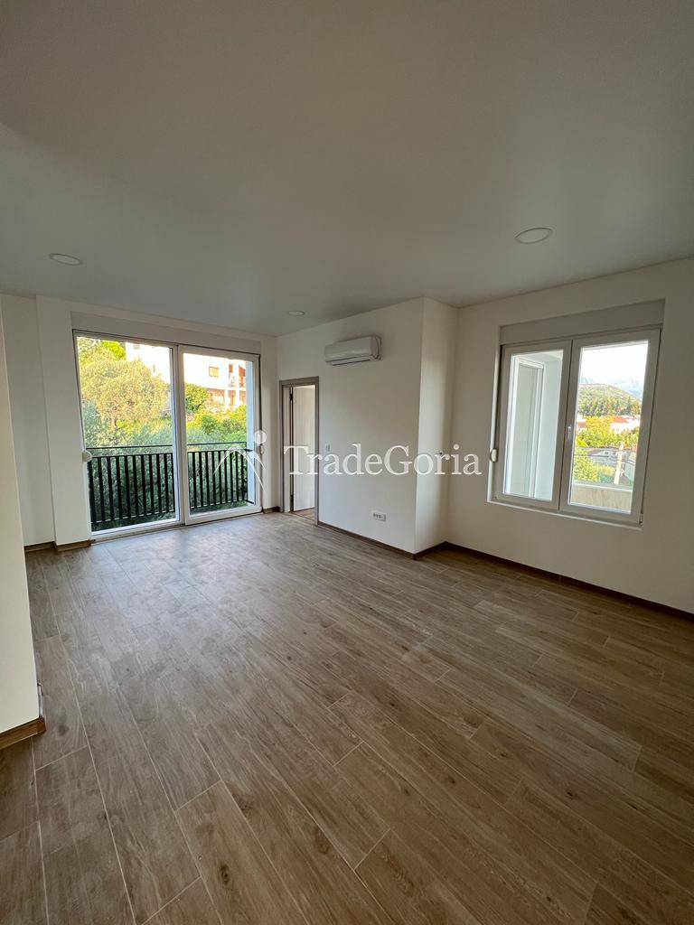 One-bedroom apartment with parking in a club house in Tivat - 163,400 euros