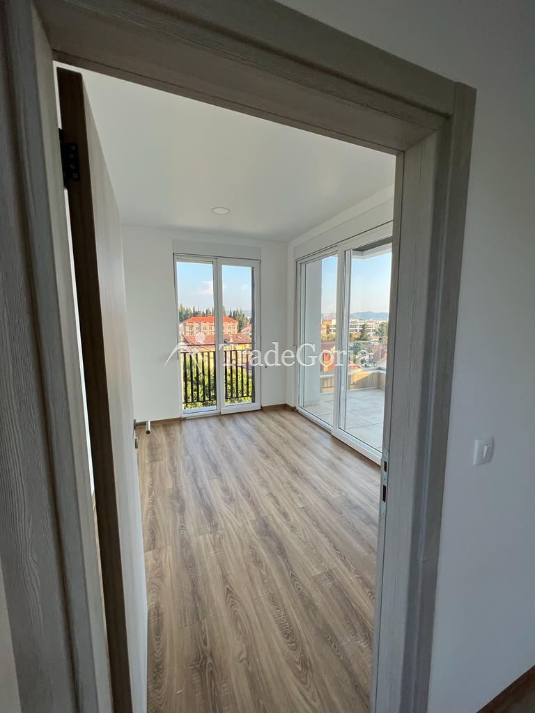 One-bedroom apartment with parking in a club house in Tivat - 163,400 euros