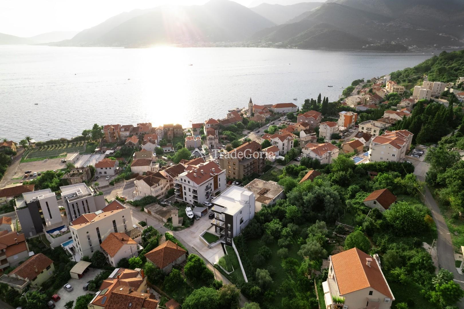 One-bedroom apartment with parking in a club house in Tivat - 163,400 euros