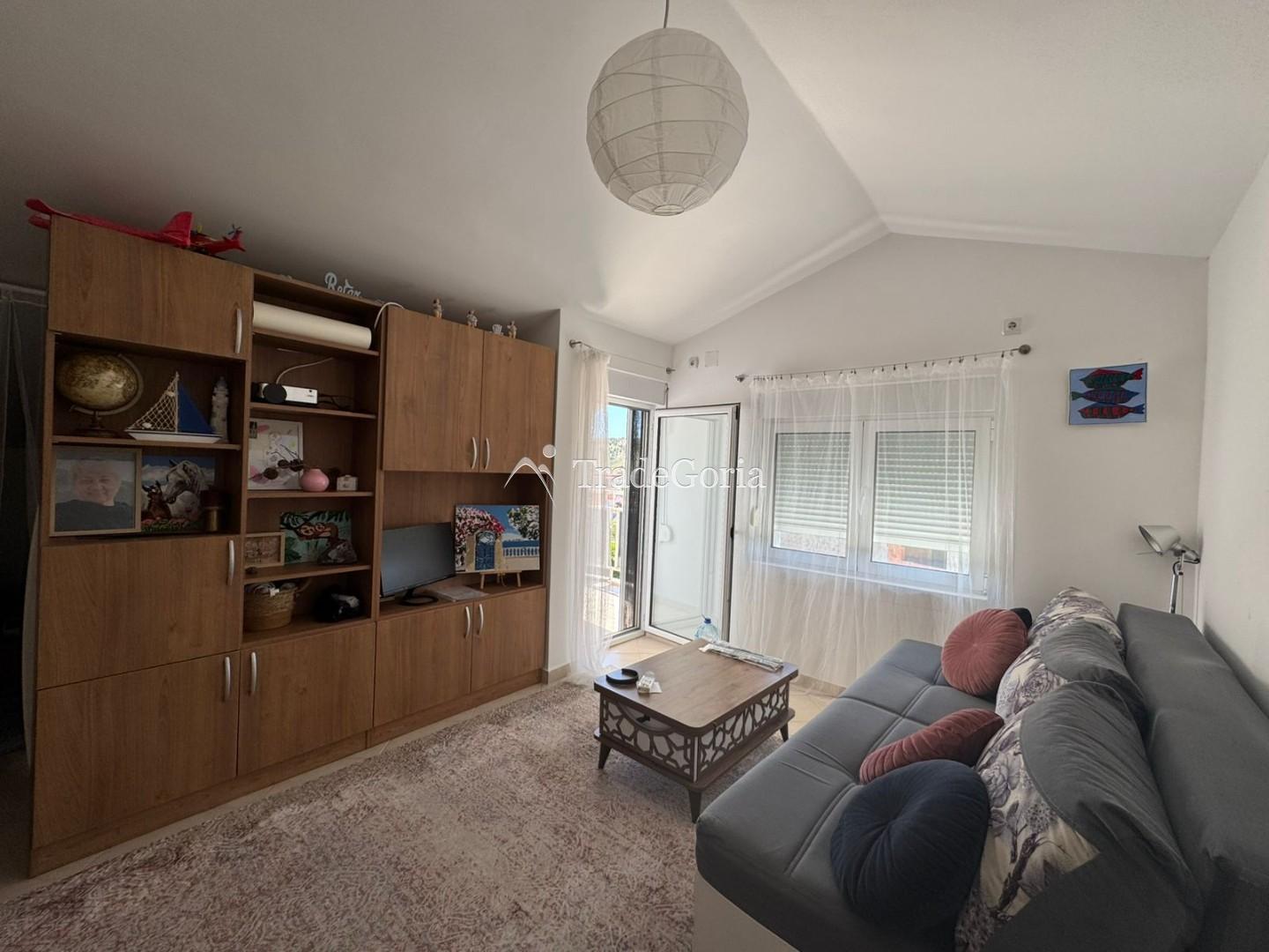 One-Bedroom Apartment Below the Main Road in Sutomore