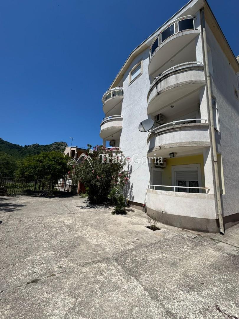 One-Bedroom Apartment Below the Main Road in Sutomore