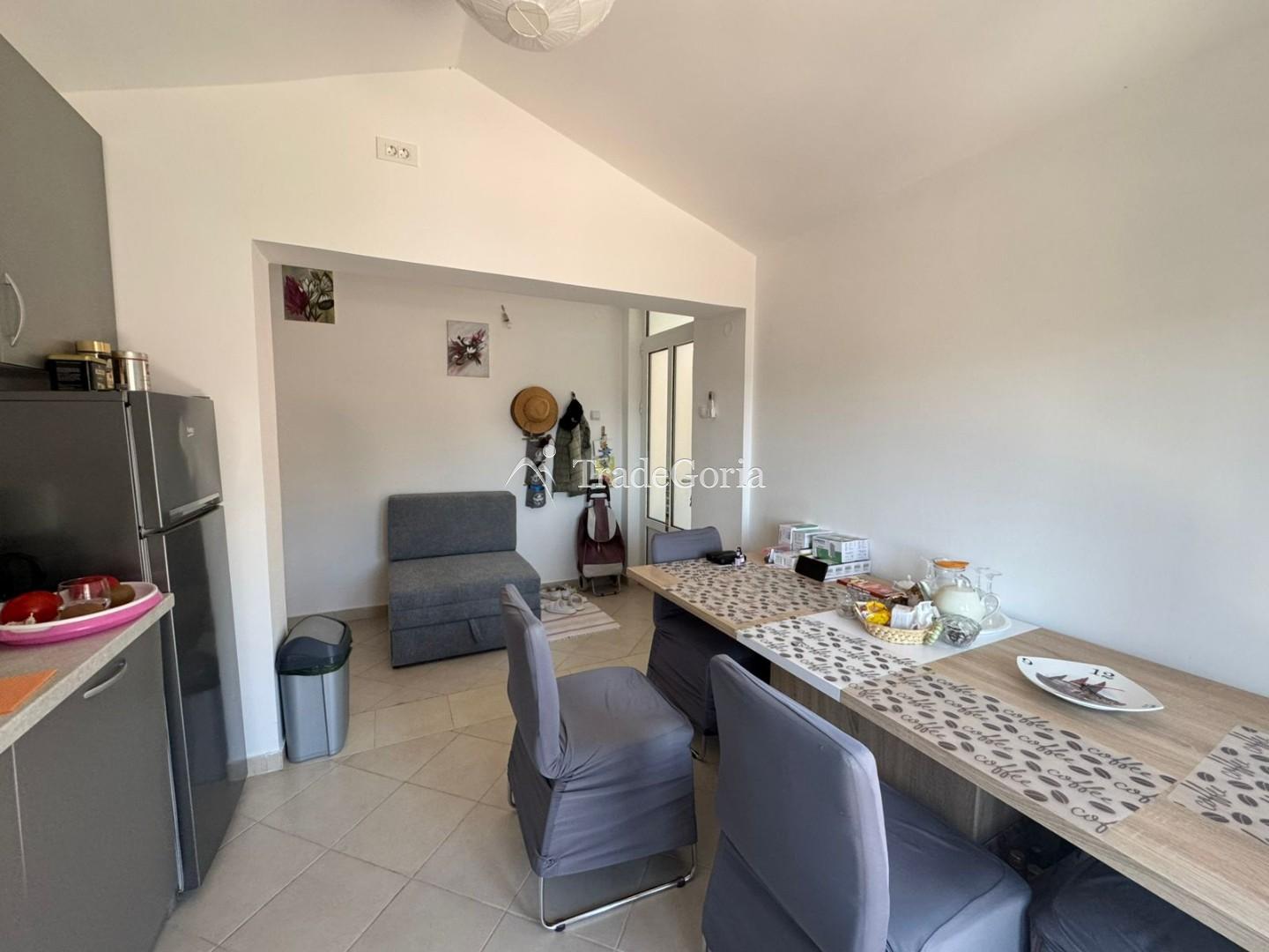 One-Bedroom Apartment Below the Main Road in Sutomore