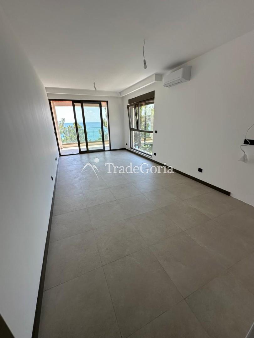 Apartment mit Meerblick und 1 Schlafzimmer in Bar, 1. Linie vom Meer - 168.000 Euro