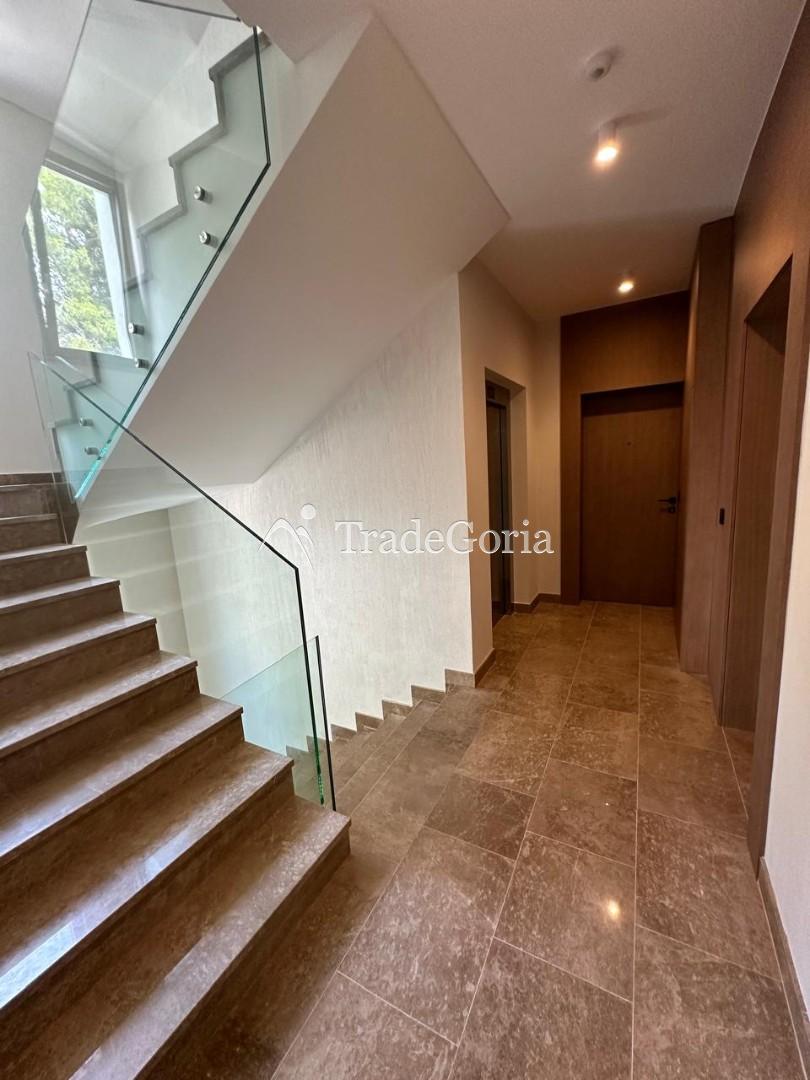 Apartment mit Meerblick und 1 Schlafzimmer in Bar, 1. Linie vom Meer - 168.000 Euro