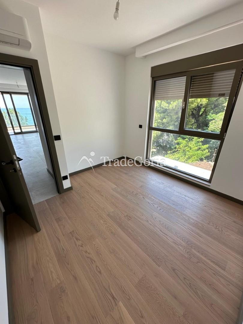 Apartment mit Meerblick und 1 Schlafzimmer in Bar, 1. Linie vom Meer - 168.000 Euro