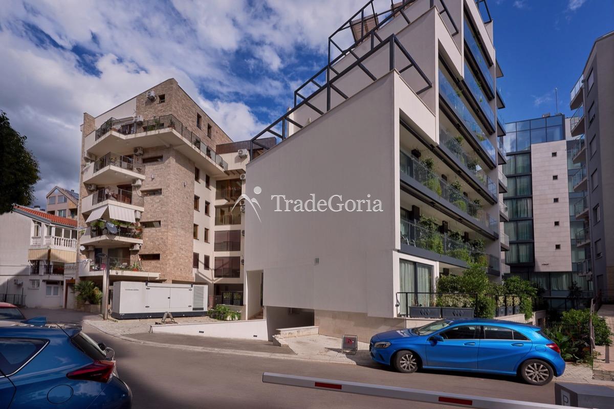 Apartment in the city center of Budva with 3 bedrooms - price 395,000 euros