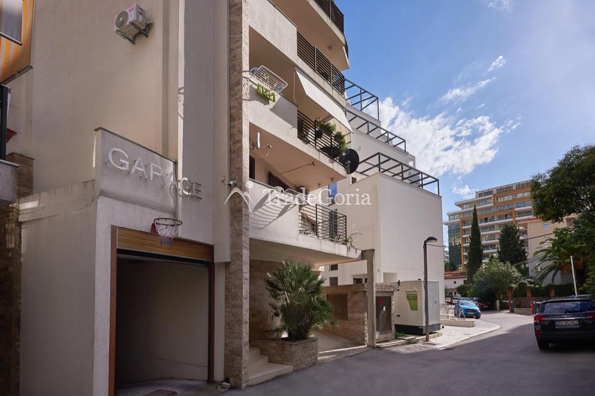 Apartment in the city center of Budva with 3 bedrooms - price 395,000 euros