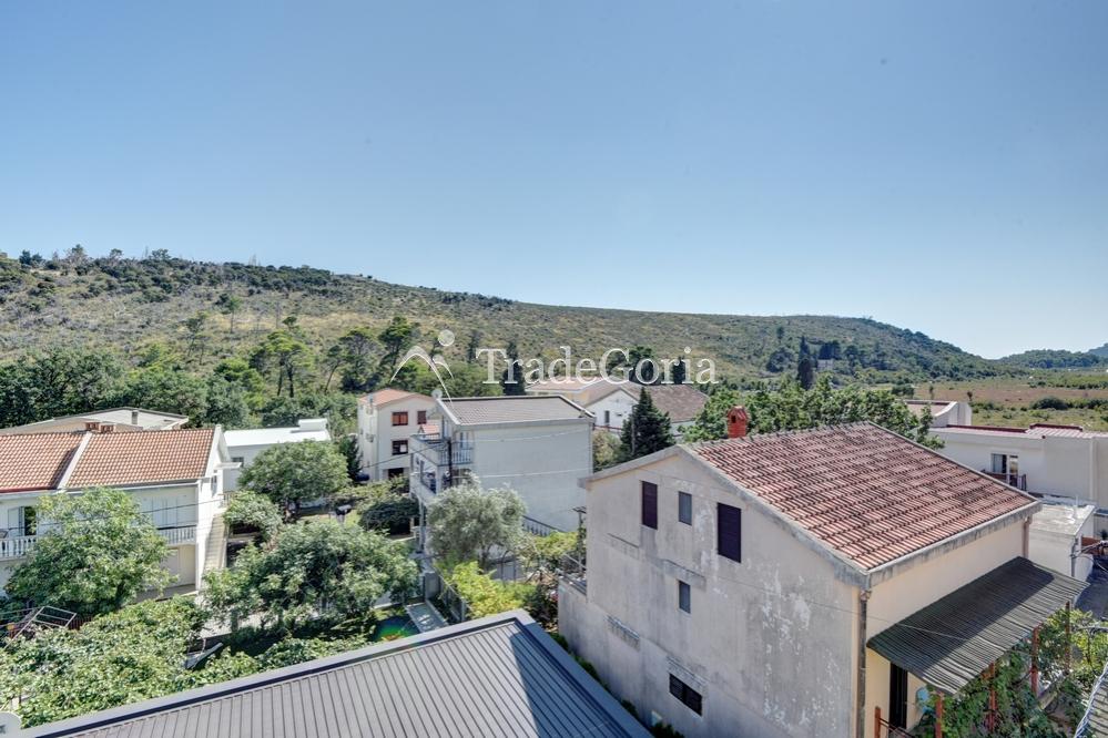 Apartment in the center of Sutomore with 2 bedrooms, total area of 65m2