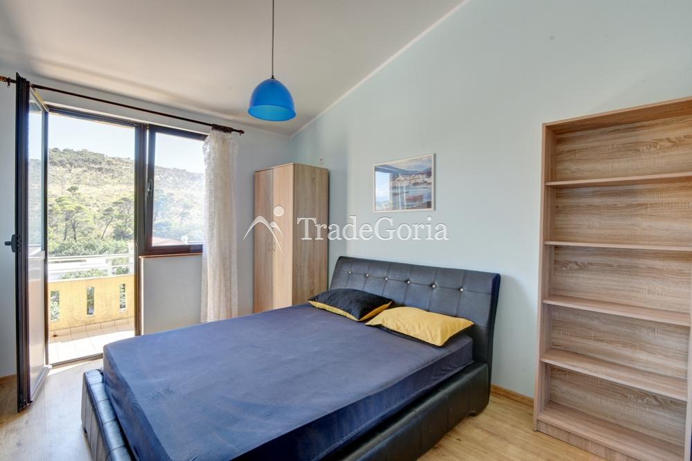 Apartment in the center of Sutomore with 2 bedrooms, total area of 65m2