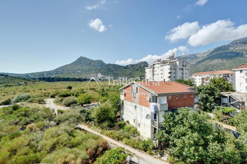 Apartment in the center of Sutomore with 2 bedrooms, total area of 65m2