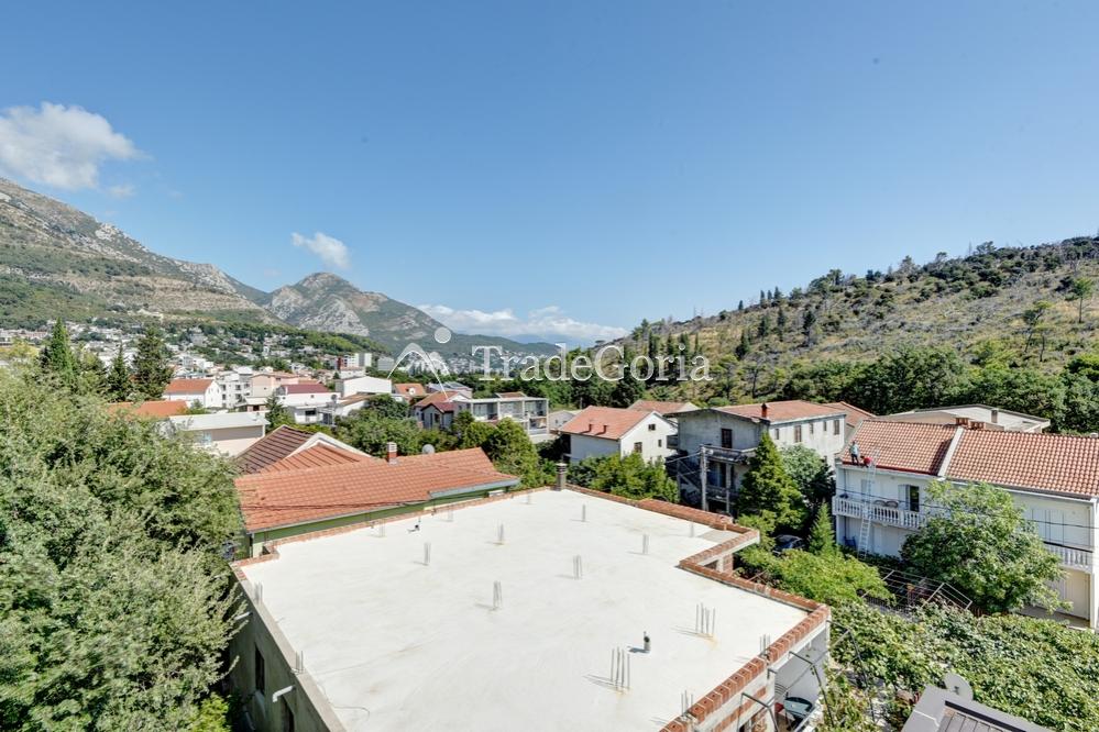 Apartment in the center of Sutomore with 2 bedrooms, total area of 65m2