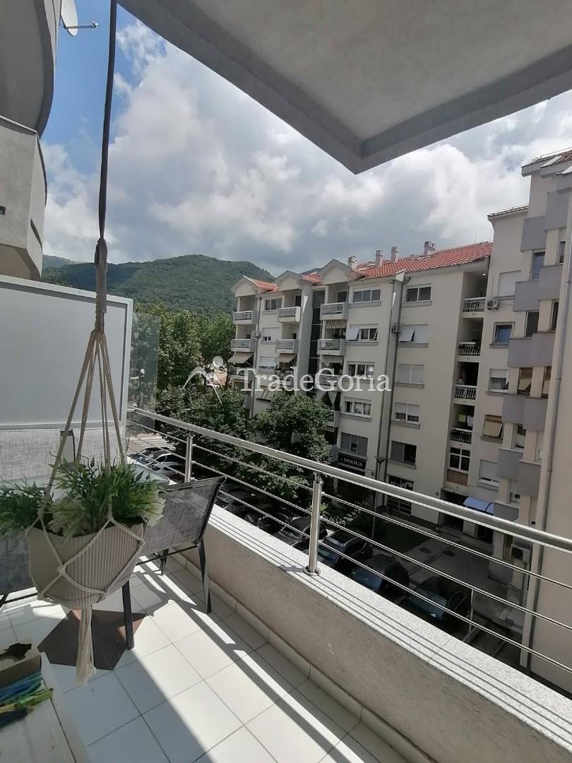 Apartment in the center of Tivat, 80 meters from the sea, 44 m2 - 177 000 euros