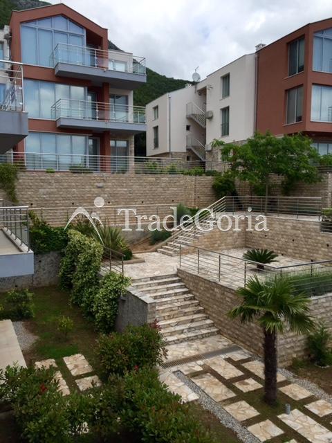Apartment in Acacia Hill Residential Complex